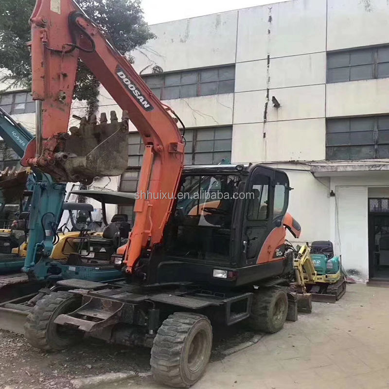 Excelente rendimiento para la excavadora de ruedas usada Doosan 60w la excavadora de ruedas de segunda mano Doosan DX60W