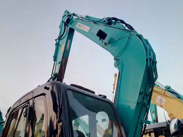 Kobelco SK200 Excavadora de rastreo de segunda mano en buen estado Kobelco70 precio razonable para la venta / de segunda mano motor japonés SK70 Kobelco 70