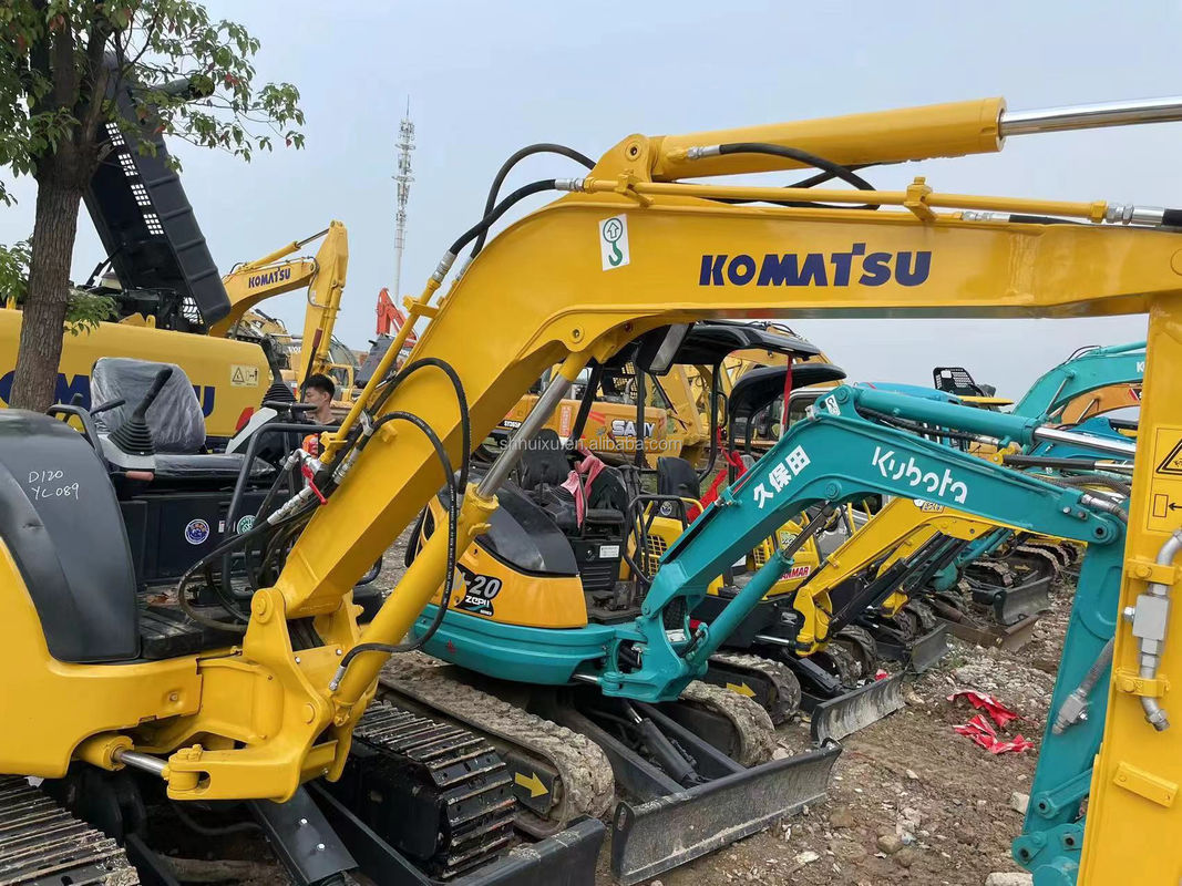 Una excavadora hidráulica usada KOMATSU30, una excavadora de segunda mano KOMATSU30 de buena calidad con precio barato para la venta