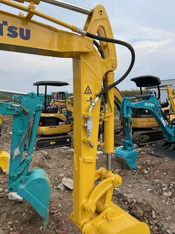 Una excavadora hidráulica usada KOMATSU30, una excavadora de segunda mano KOMATSU30 de buena calidad con precio barato para la venta