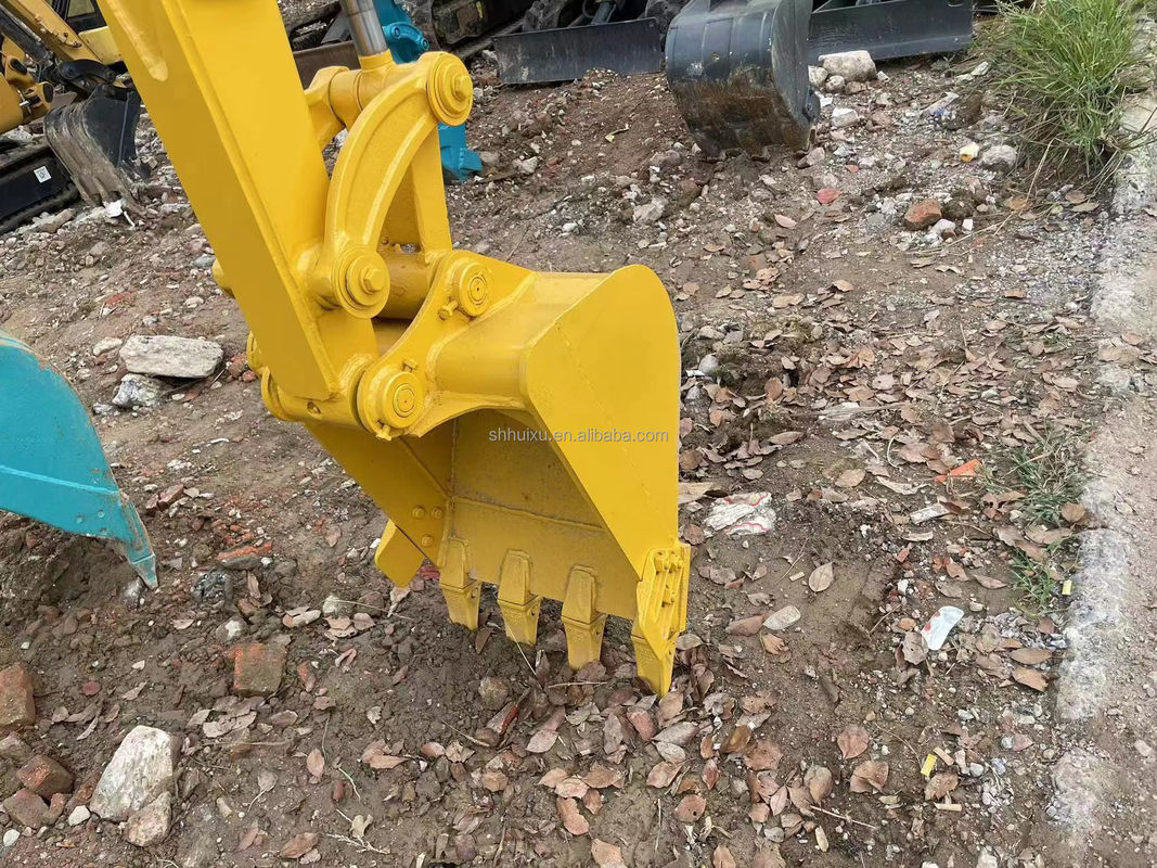 Una excavadora hidráulica usada KOMATSU30, una excavadora de segunda mano KOMATSU30 de buena calidad con precio barato para la venta
