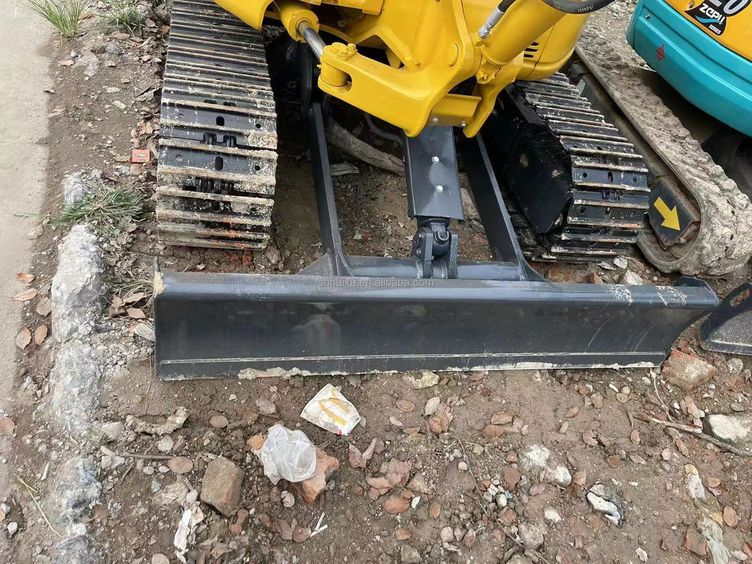 Una excavadora hidráulica usada KOMATSU30, una excavadora de segunda mano KOMATSU30 de buena calidad con precio barato para la venta