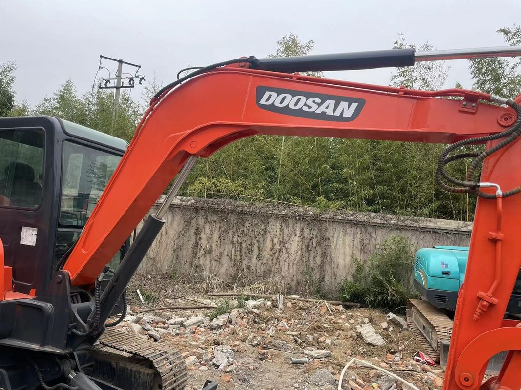 Mini excavadora hidráulica de rastreador Doosan 55 excavadora pequeña maquinaria usada de segunda mano excavadora compacta mini excavadora precio