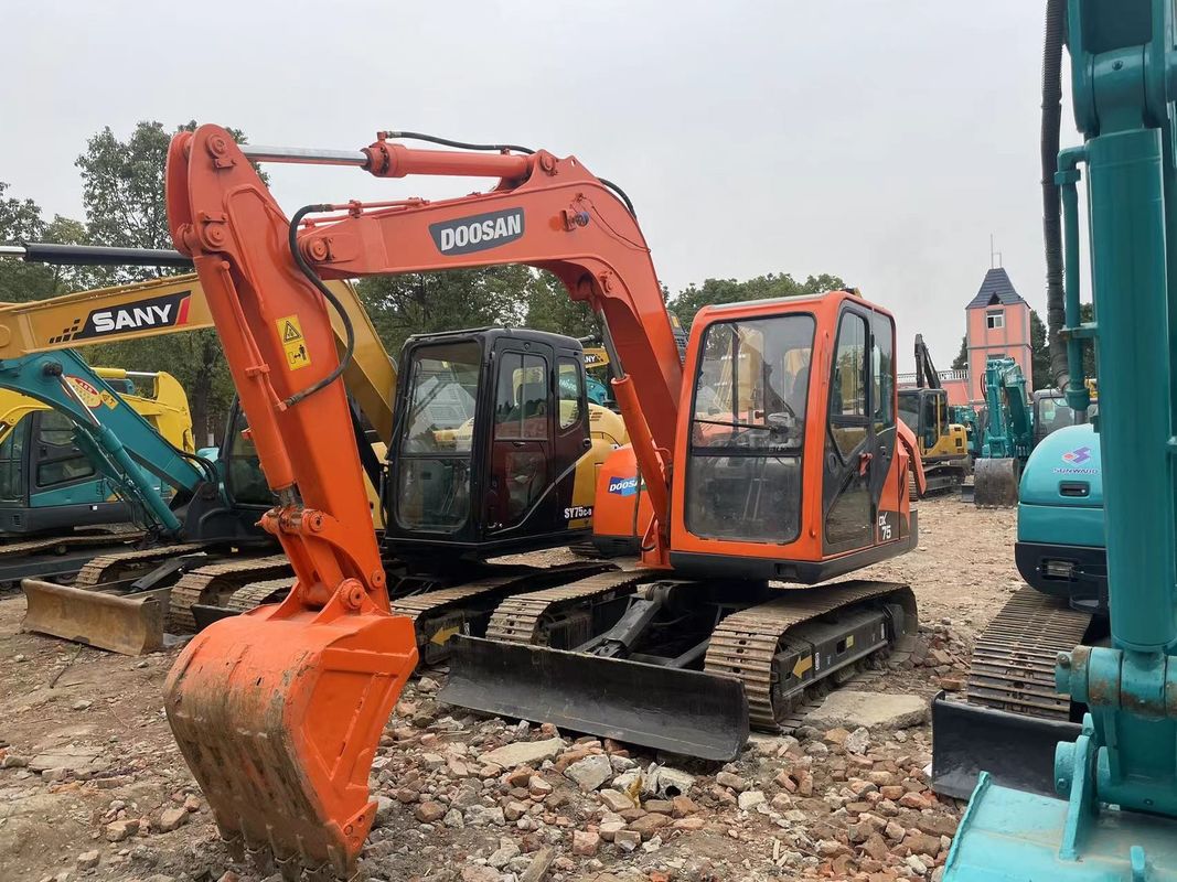 Buen rendimiento excavadora Doosan DX75 excavadora pequeña maquinaria usada 6 toneladas excavación venta para mini el mejor excavación