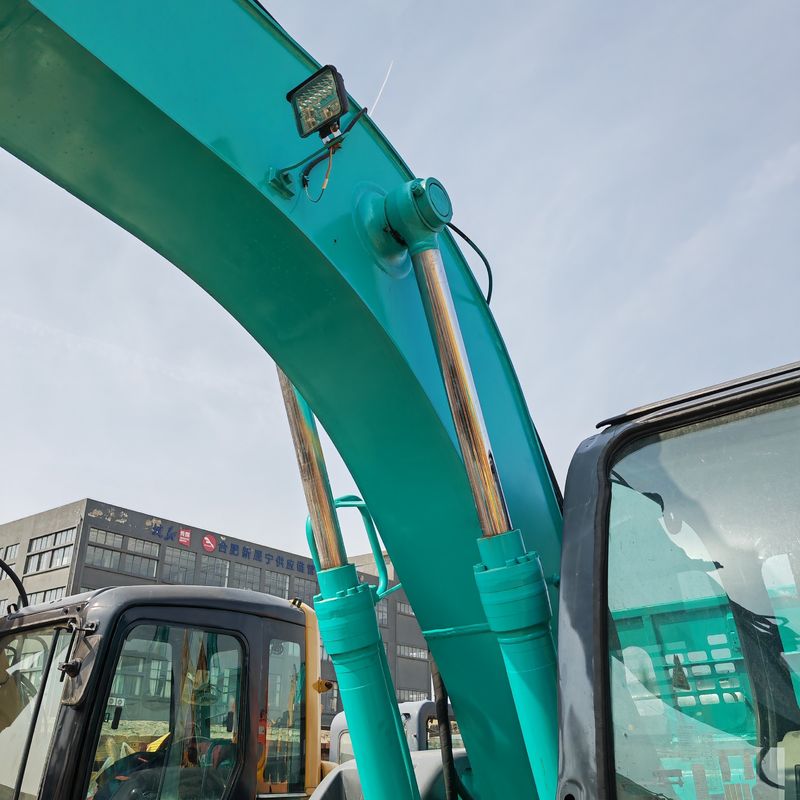Bajo horario de trabajo excavadora de segunda mano kobelco 135/color original kobelco 135 usada en venta