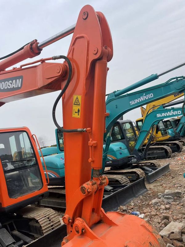 Maquinaria usada Doosan DX75 excavadora pequeña utilizada mini excavadoras de caucho pista excavadora mano