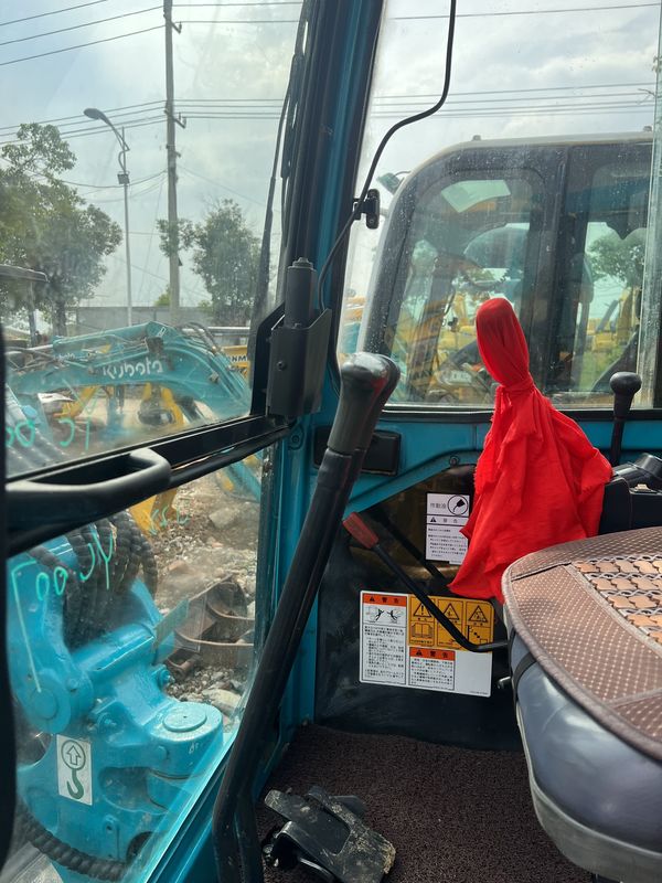 Excavadora original de pintura usada Kubota 135 Mini Excavadora de segunda mano 13500KG