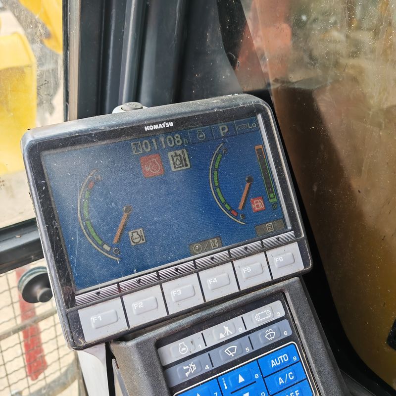máquina de excavadora japonesa de segunda mano komatsu pc200 excavadora usada komatsu pc200 japon original