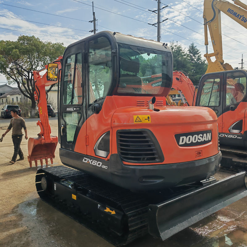 Excavadora usada de 6 toneladas de tamaño mini Usado Doosan Dx60 6000KG 0,21m3 Capacidad de cubo