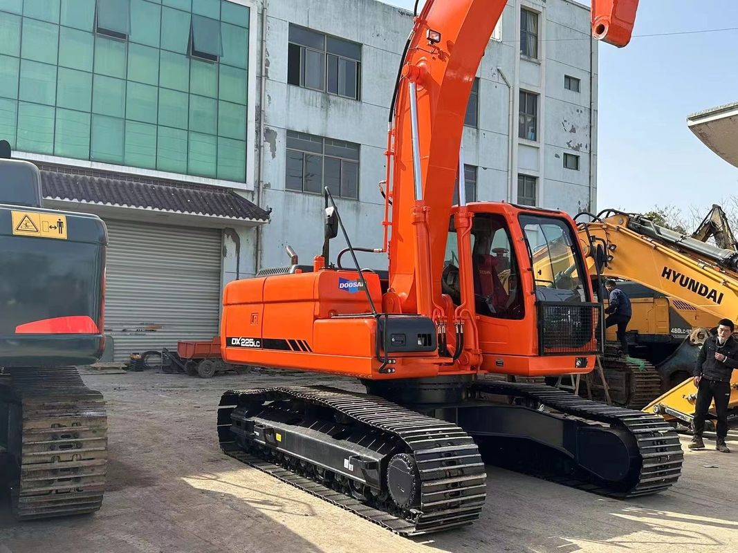 25 toneladas de color original de uso de la excavadora de segunda mano Doosan Dh225-9