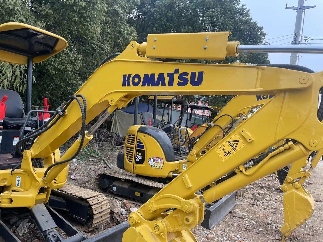 mini Japón Komatsu35 Excavadora usada para uso doméstico en interiores Excavadora japonesa de 3.5 toneladas