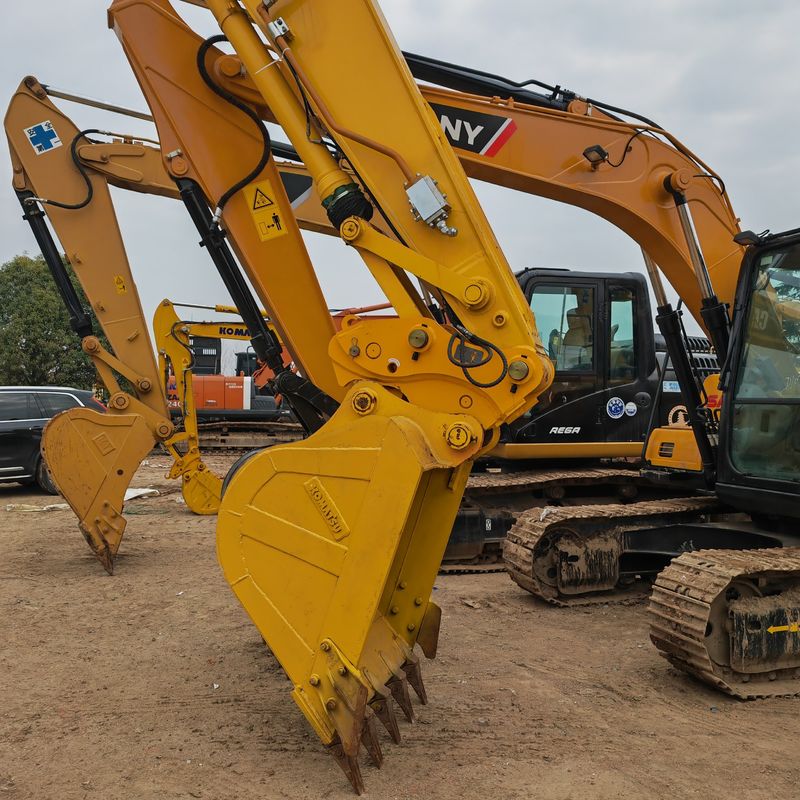 EXCAVADORA USADA EN ESTACIÓN KOMATSU PC200-8/PINTURA ORIGINAL de segunda mano KOMATSU PC200-8 en venta con un precio bajo